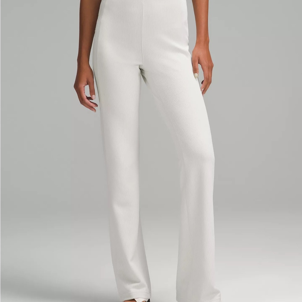Lululemon Bone Ribbed Softstreme Flared Pant
Regular